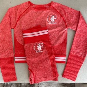 NWT Cali Fitness Activewear Workout Set, Red/White, Size Small